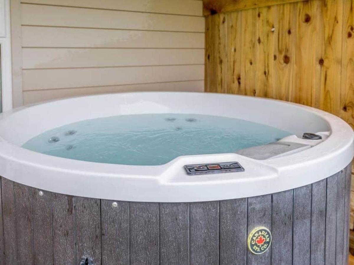 Holiday home The Hideout, A Detached Lodge, Hot Tub, Heating, Wifi & Parking