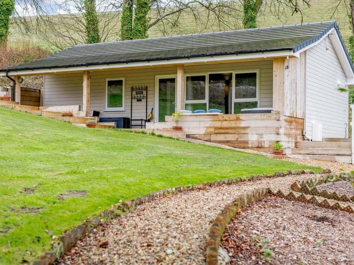 Holiday home The Hideout, A Detached Lodge, Hot Tub, Heating, Wifi & Parking