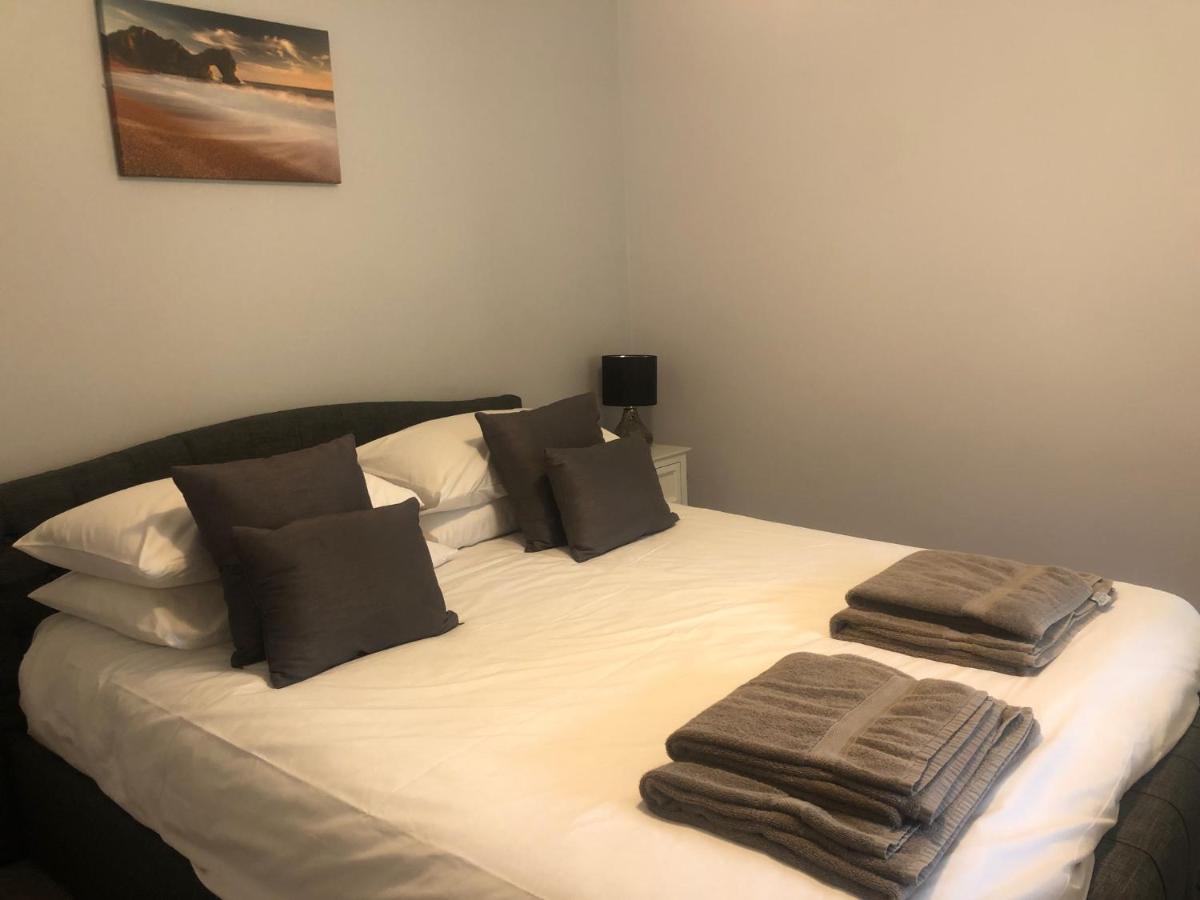 Holiday home The Hideout, A Detached Lodge, Hot Tub, Heating, Wifi & Parking *