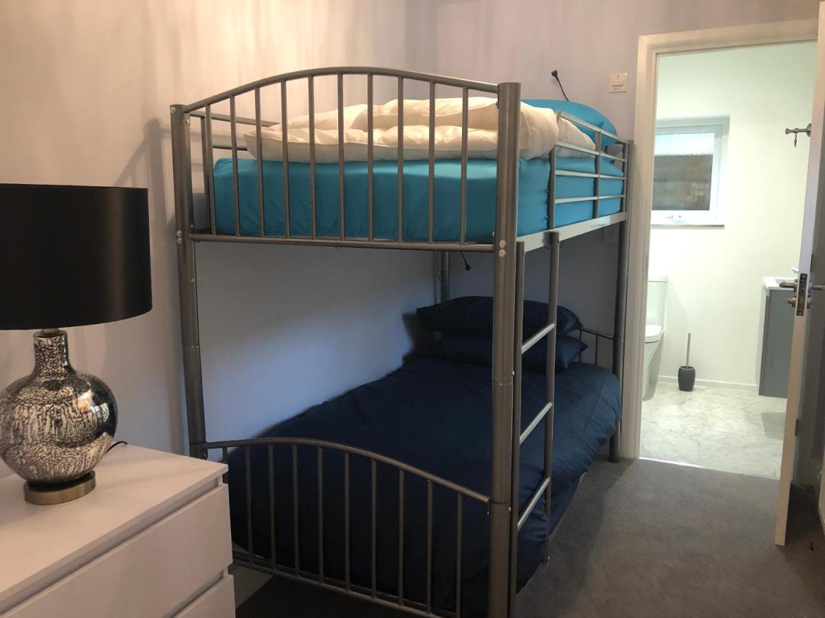 The Hideout, A Detached Lodge, Hot Tub, Heating, Wifi & Parking Vakantiehuis